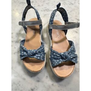 Carter’s girls sandals shoes. Size 12. Blue. Knot